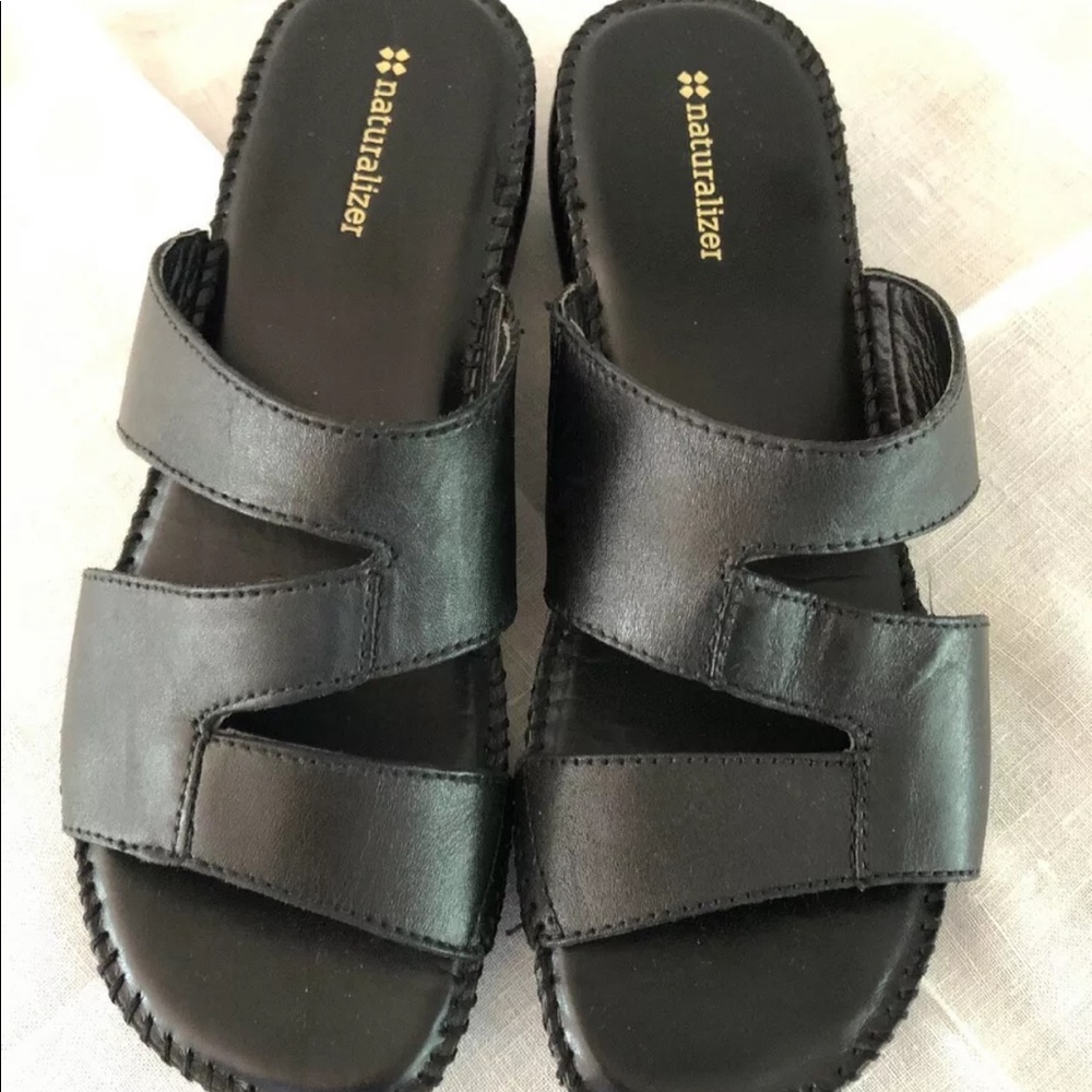 Naturalizer black sandals 9 Wiser EUC